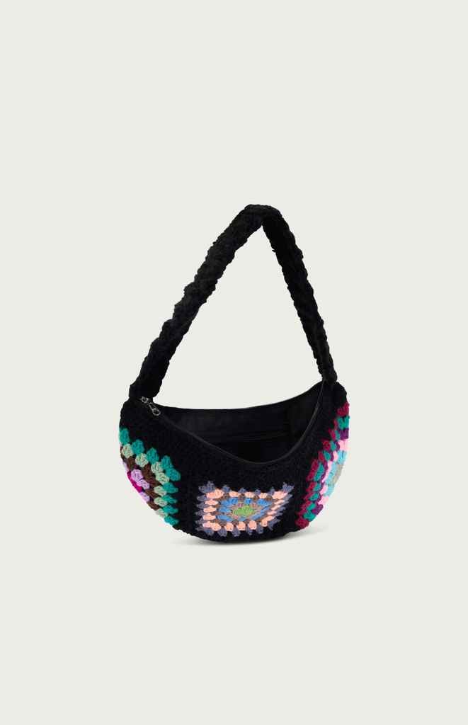 All Things Mochi _ Crochet Shoulder Bag_ Hand sewn crochet_ Amsterdam_ Zipper, closure