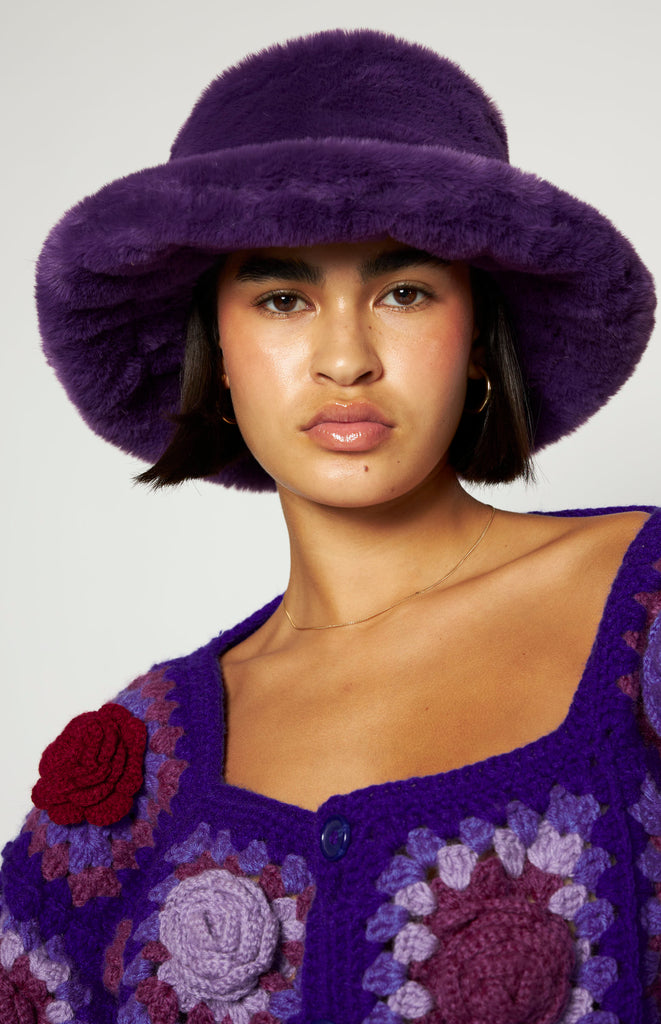 All Things Mochi - Signatures - Falling for You - Prinsen Faux Fur Hat - Purple - Faux fur bucket hat